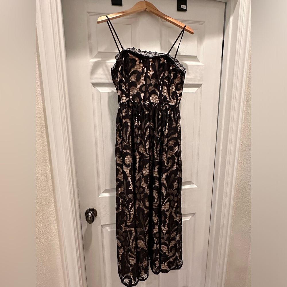 Madeleine black lace strapless dress